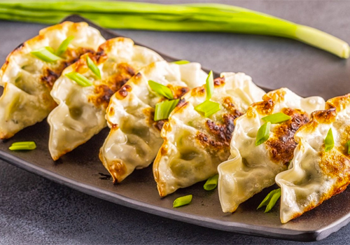 Gyoza de Cerdo con Salsa